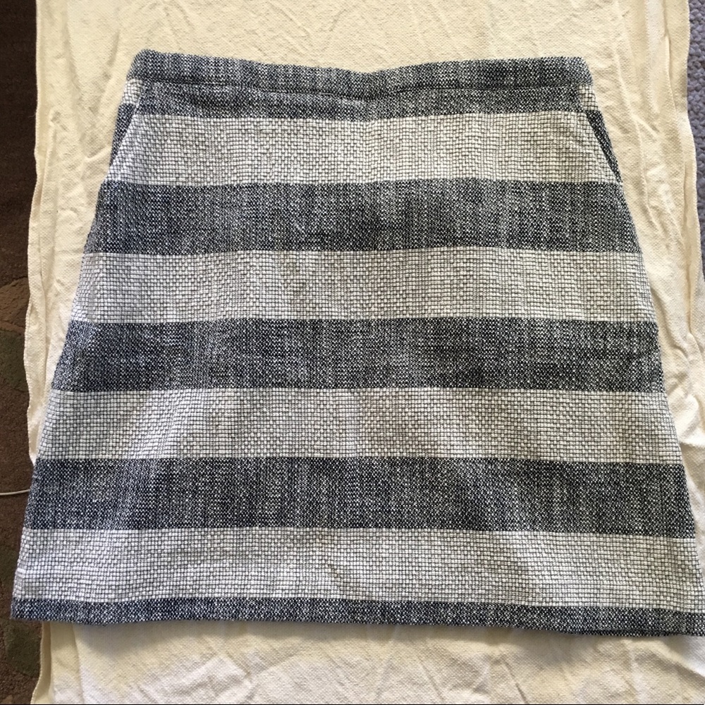 Gray striped pencil skirt